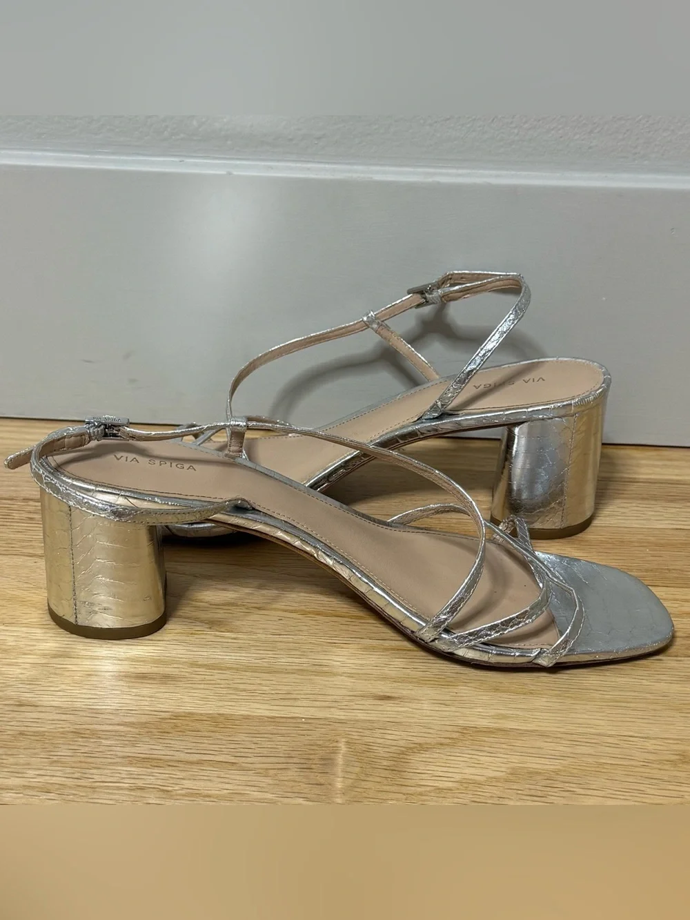 Via Spiga Women's Roslyn Sandals Silver Leather Size 10 M Strap Chunky Heel